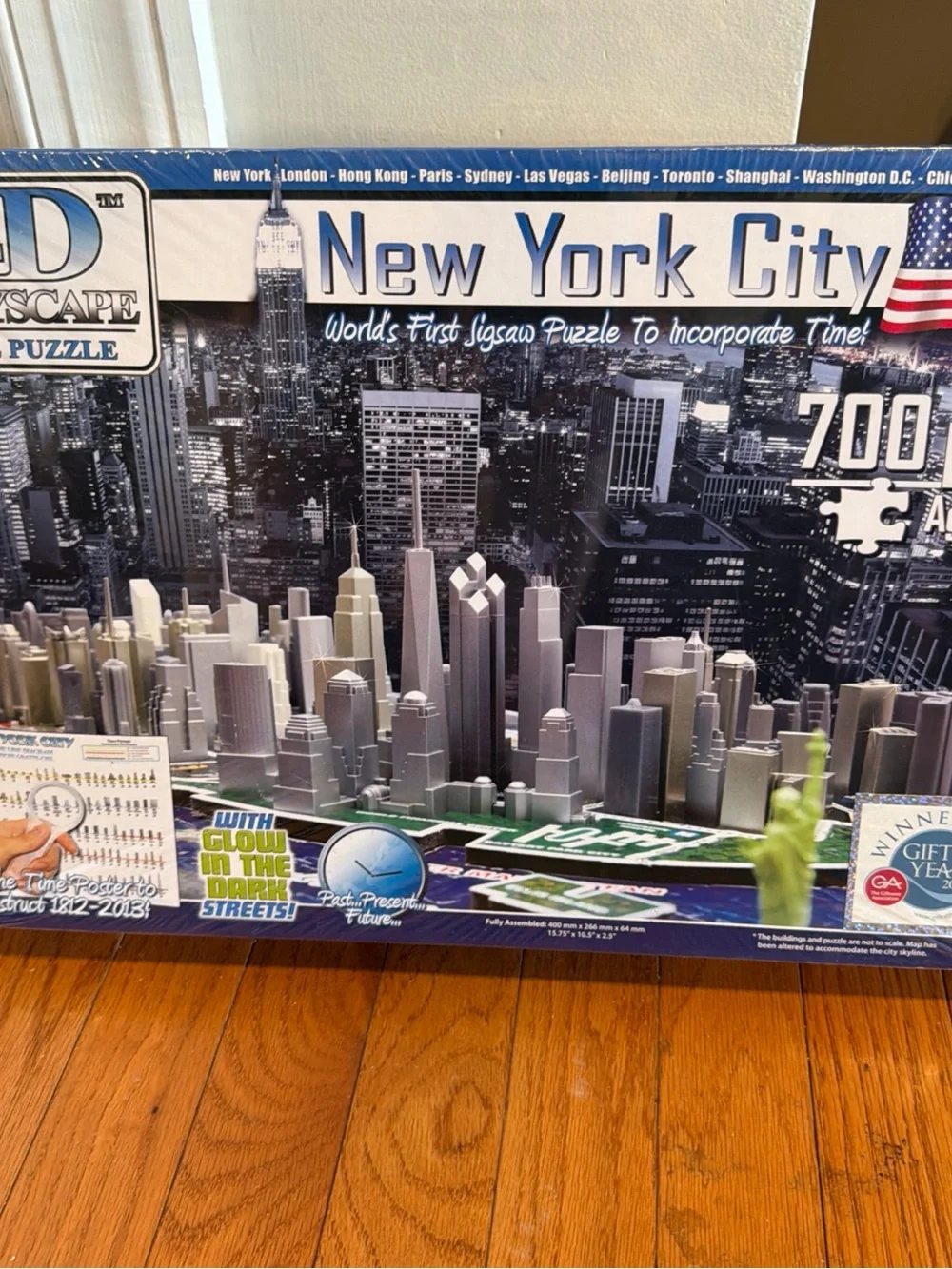 NYC 700-Piece 3D Jigsaw Puzzle - Gray Skyline